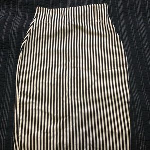Black and white stripped pencil skirt
